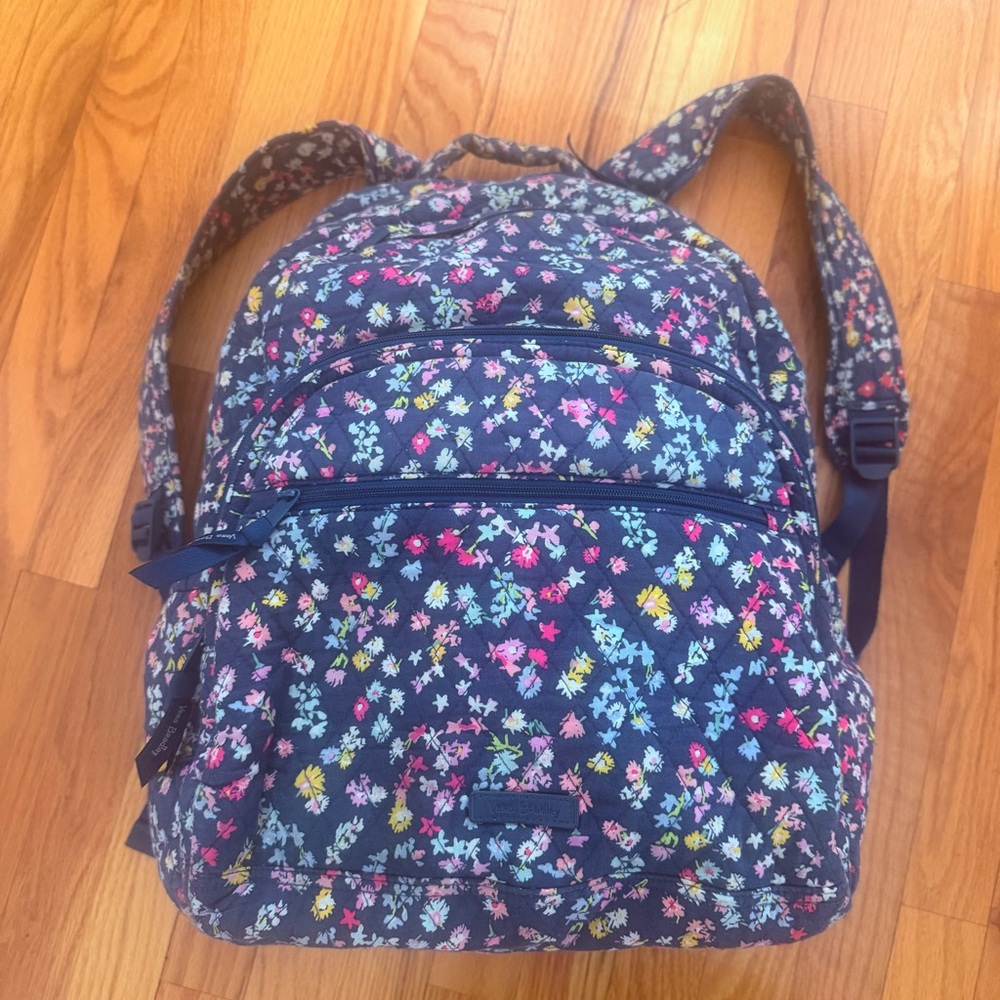 Vera Bradley Essentials Large- Scattered Wildflowers (Retired Pattern)